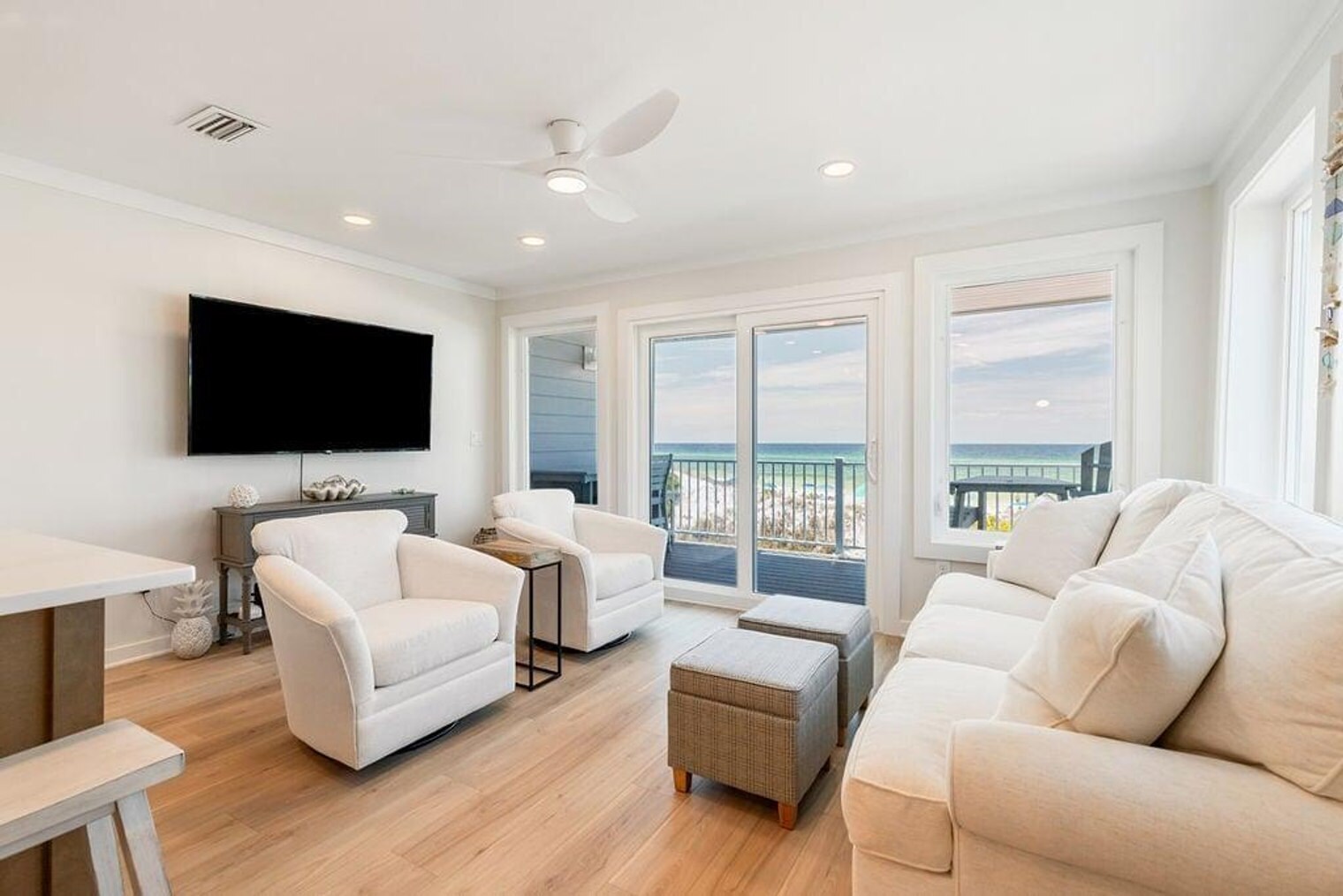 Building Photo - 100 S Spooky Ln