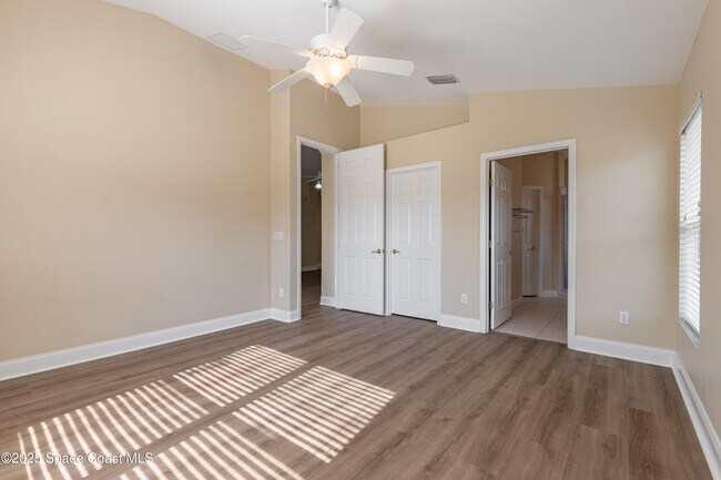 Building Photo - 1442 Areca Palm Dr