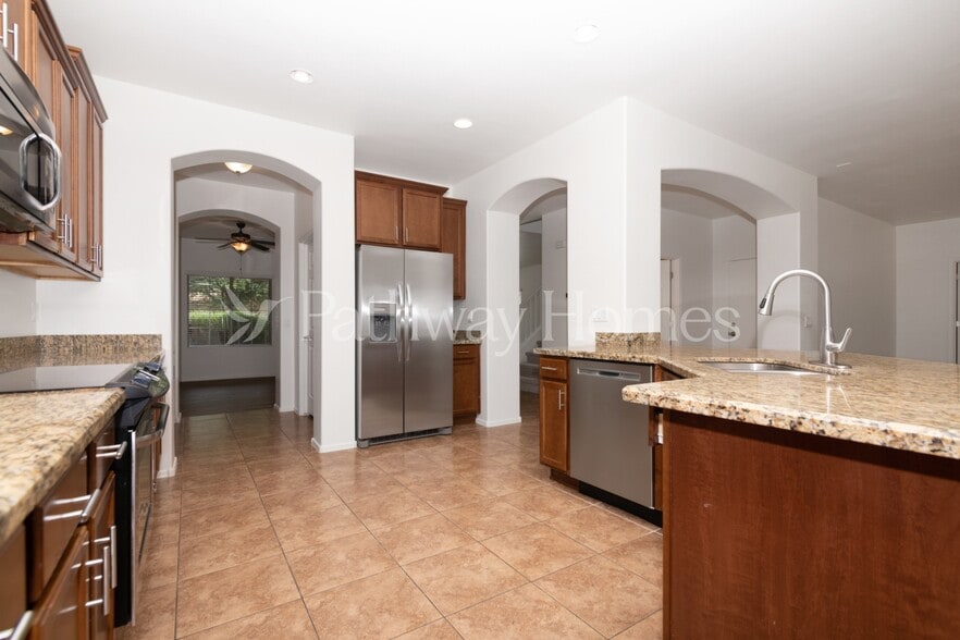 Building Photo - 4205 E Del Rio Dr