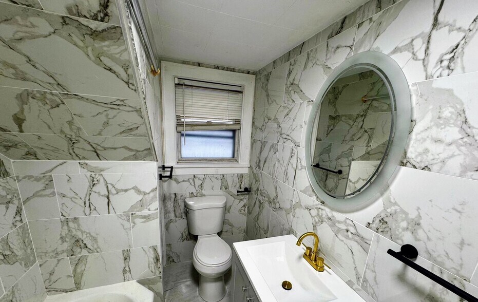 Building Photo - 108 David Ave