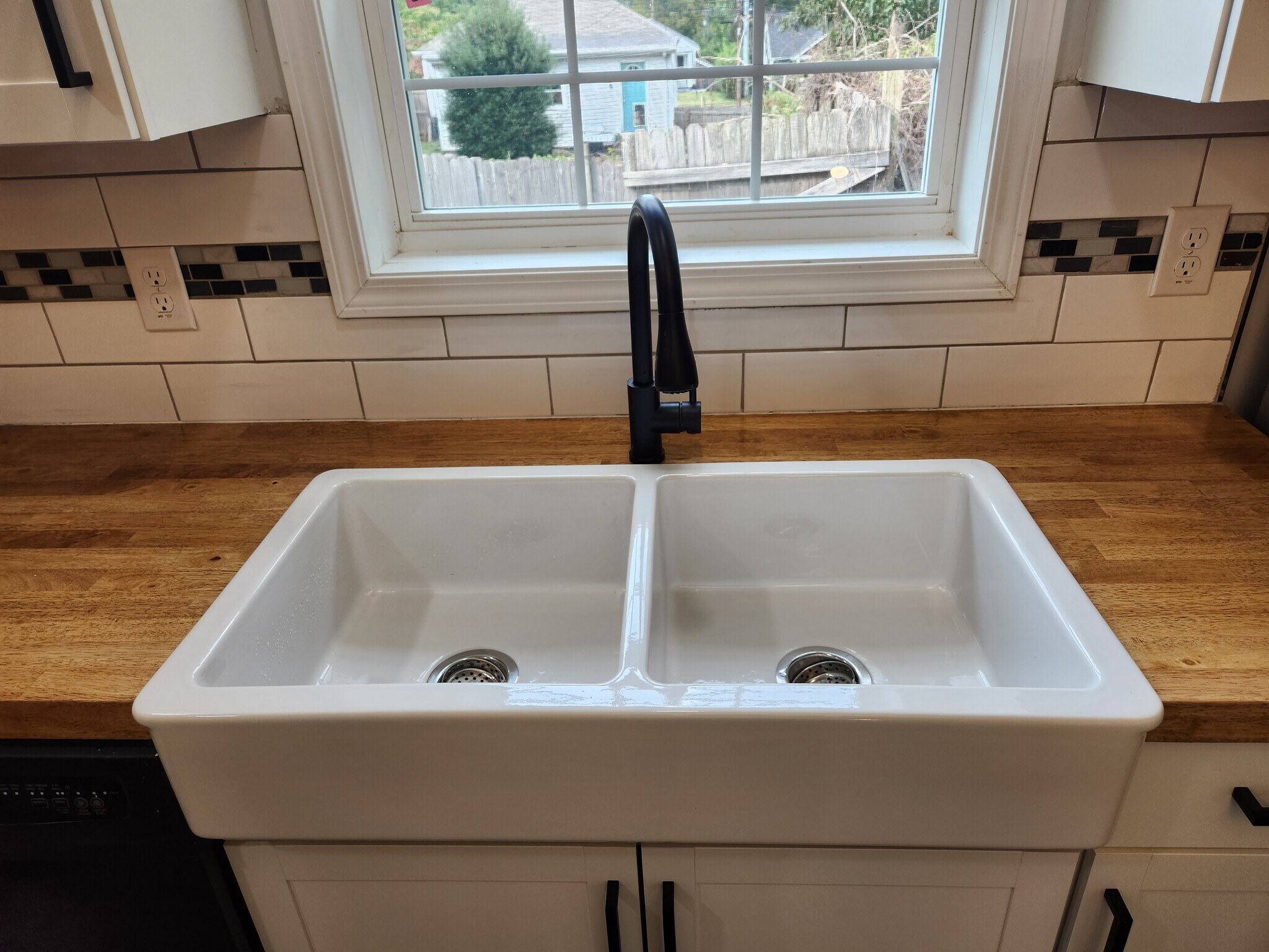 Building Photo - 629 Central Ave