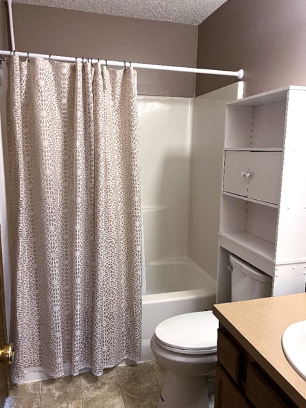 Building Photo - 1909 Summerwood St