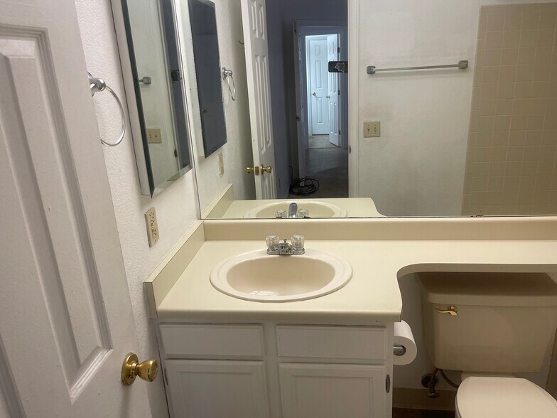 Building Photo - 6036 Gunbarrel Ave