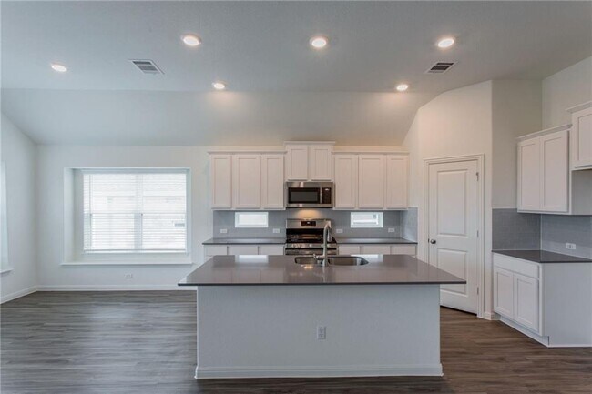 Building Photo - 312 Prato Pl