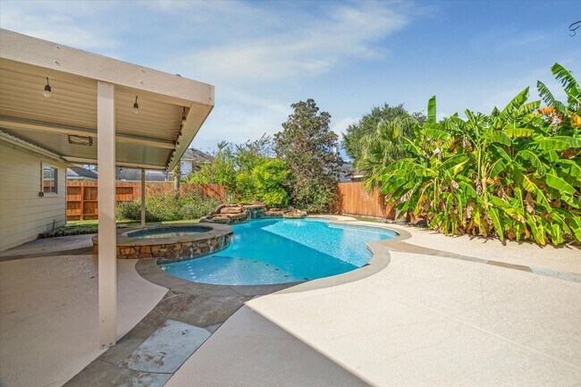 Building Photo - 15614 Stone Gables Ln