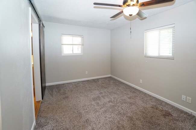 Building Photo - 5707 N Bogart Ln