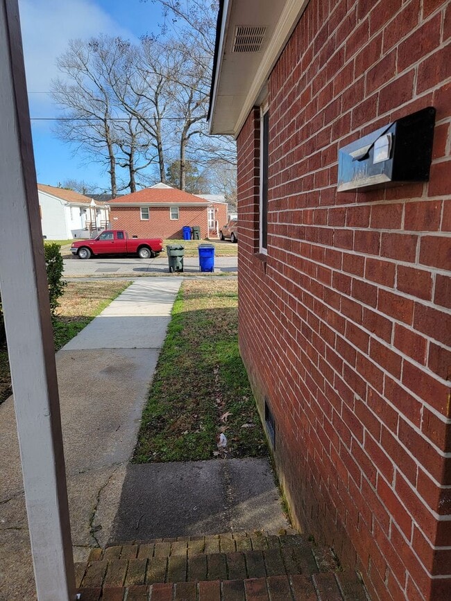 Building Photo - 2 Bedroom 1bath Oceanview/Bayview