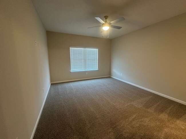Building Photo - BRAND NEW 4 Bed 3 Bath Townhome Near The H...