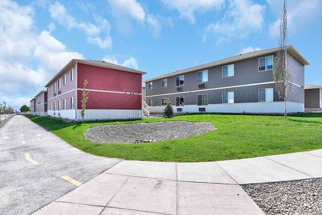 Building Photo - 902 Gibbon St