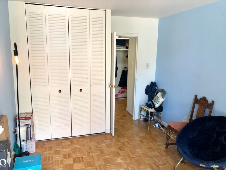 Bedroom - 950 25th St NW