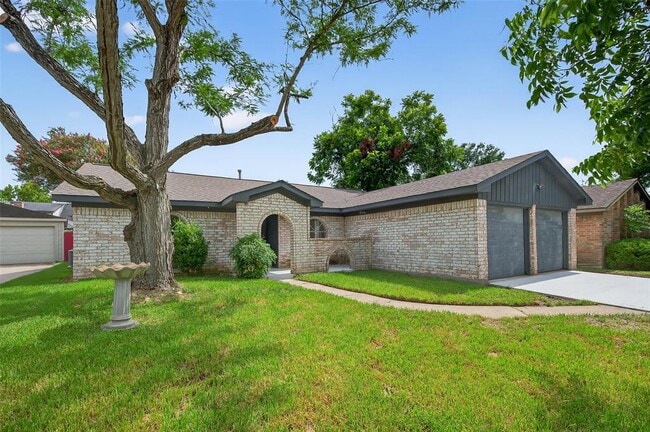 Building Photo - 7635 Dawnridge Dr