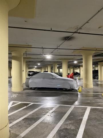 Building Photo - 2600 W 7th St