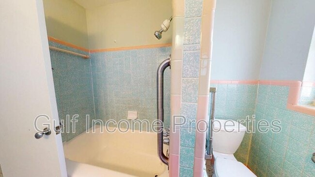 Building Photo - 3111 26th St W