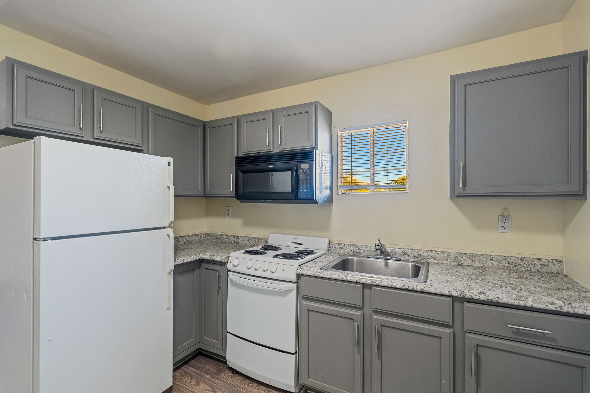 Building Photo - 2745 E Willetta St