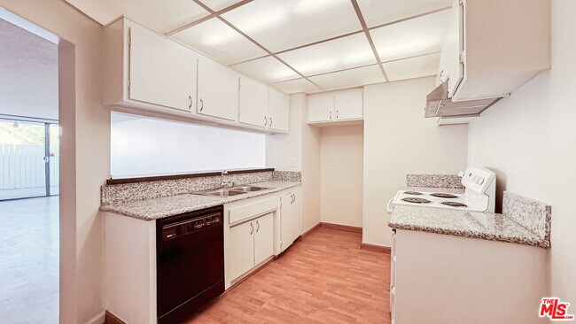 Building Photo - 400 La Fayette Park Pl