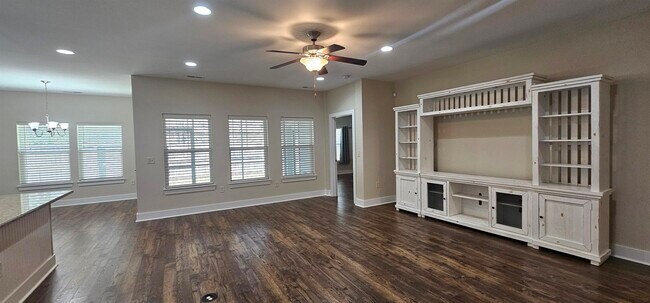 Building Photo - 440 Shaftesbury Ln