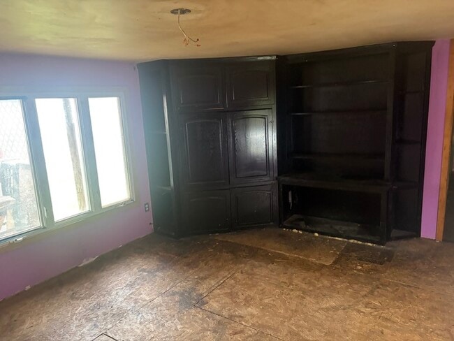 Building Photo - 4065 W Ridge Rd