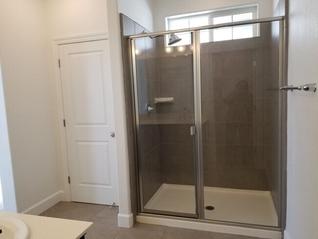 Building Photo - Condo For Rent in Gardnerville