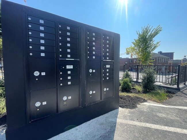 Building Photo - 66 Emerson St