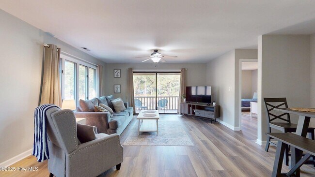 Building Photo - 704 Dover St