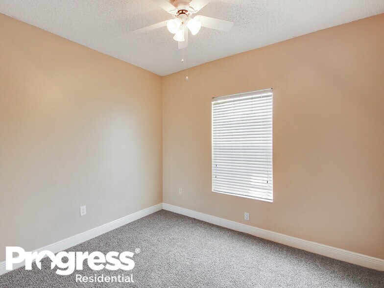 Building Photo - 9216 SW 213th Ln