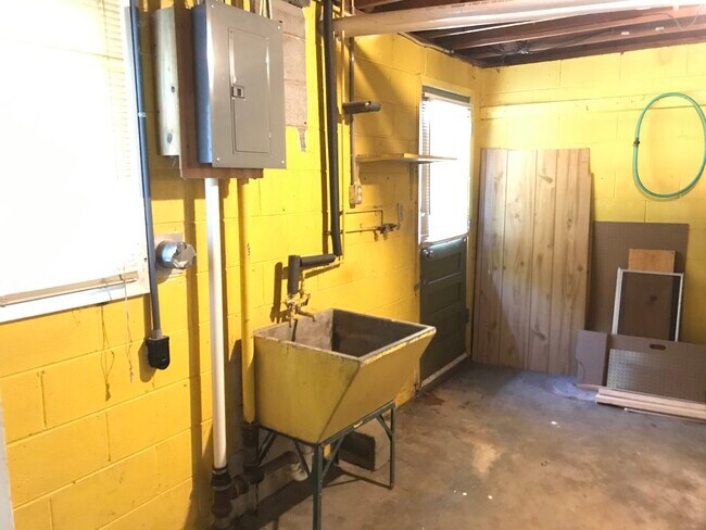 Building Photo - 3549 Rocky Hill Ter