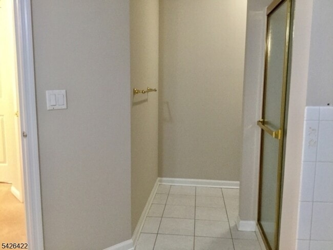 Building Photo - 2112 Clinton Ln