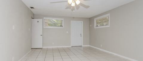 Building Photo - 831 NW 43rd Ave