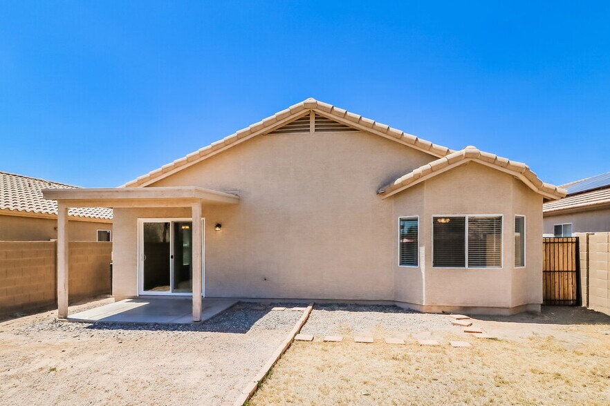 Building Photo - 10043 N 115th Dr