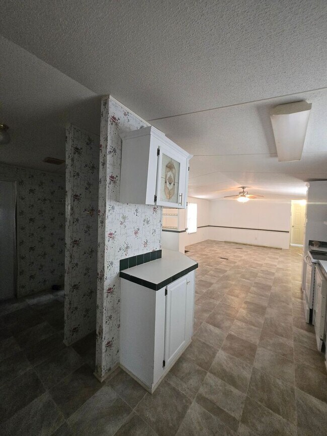 Building Photo - 2/2 Half Acre Mobile Home in Keystone Heights