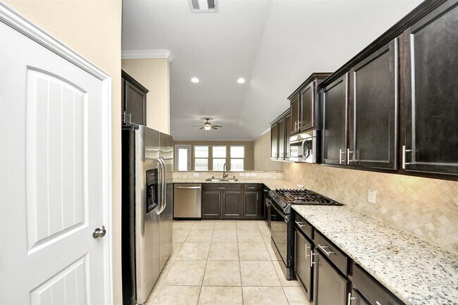 Building Photo - 2439 Dark Elm Dr