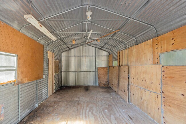 Building Photo - 818 28th St Cir E