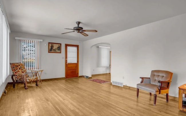 Building Photo - 4 Bedroom homestead on 6.68 acres