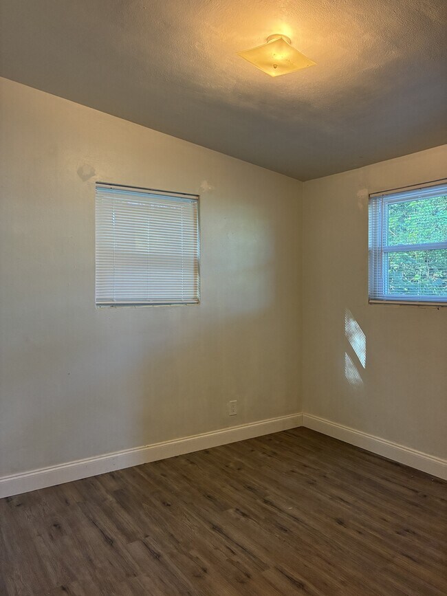 Building Photo - 2768 Hamilton Cir