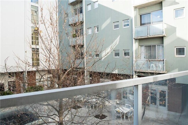 Building Photo - 620 Glen Iris Dr NE