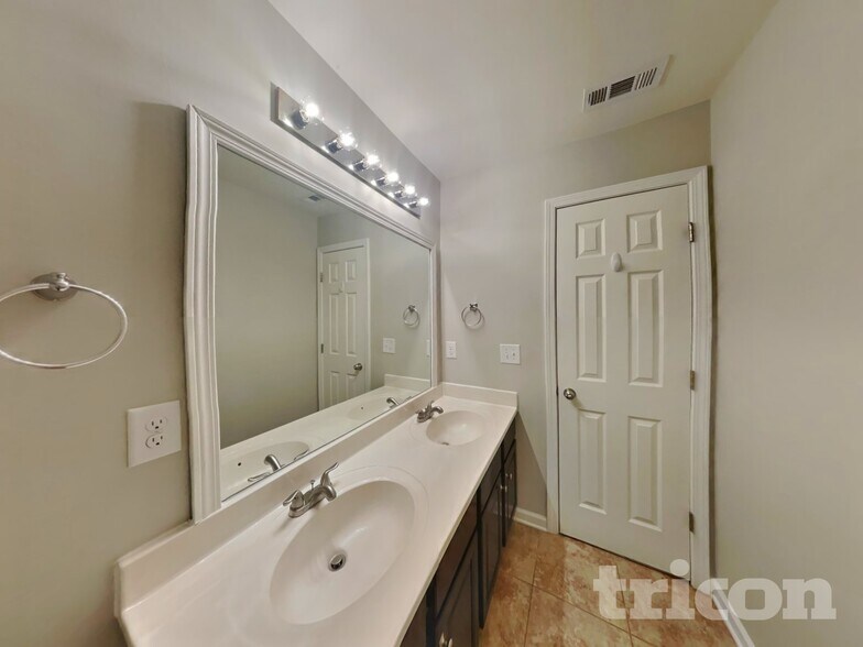 Building Photo - 1031 Fulman Rd