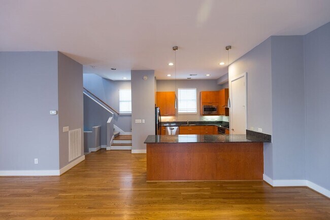 Building Photo - 2402 Morgan St