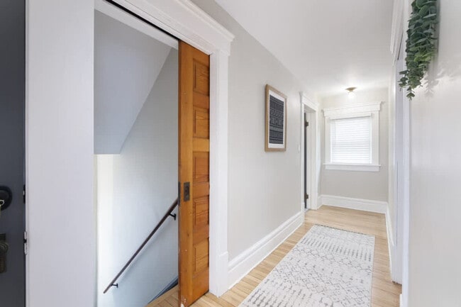 Building Photo - 713 Crosby St