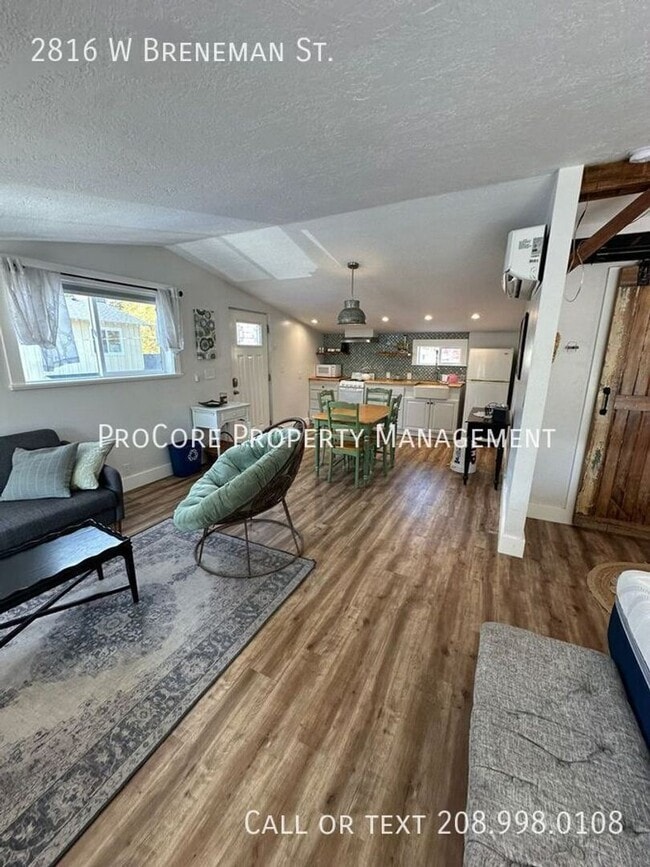 Building Photo - Charming Upper Unit Studio – Fully Furnish...