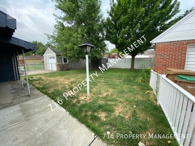 Building Photo - Newly Renovated Single Family Home! Move i...