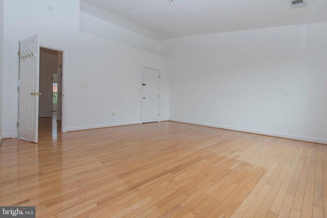 Building Photo - 13559 Flowerfield Dr