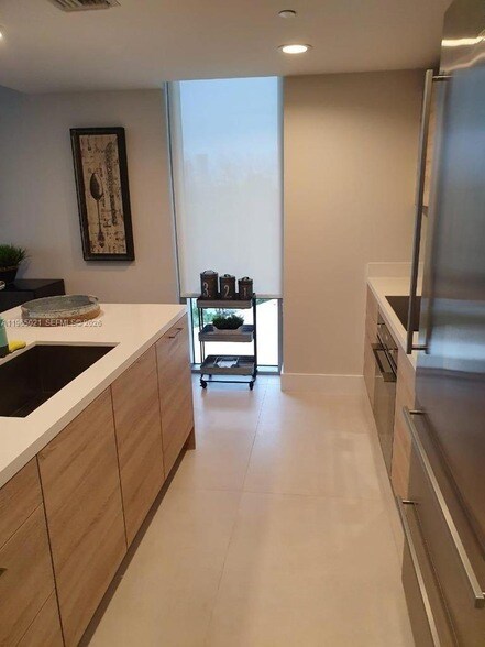 Building Photo - 16385 Biscayne Blvd