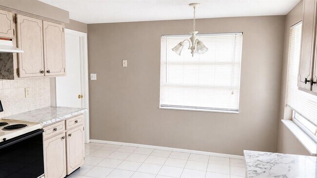 Building Photo - 4080 Redwing Dr