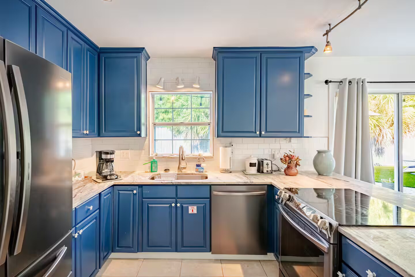 Building Photo - 3218 1st St S