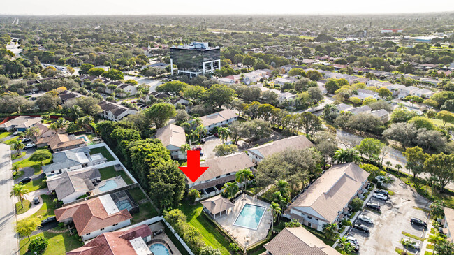 Building Photo - 9775 Riverside Dr