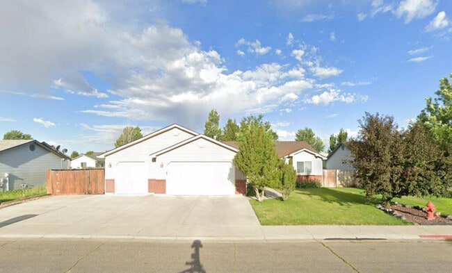 Building Photo - 1405 Kursten St