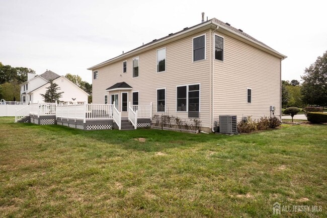 Building Photo - 27 Samantha Dr