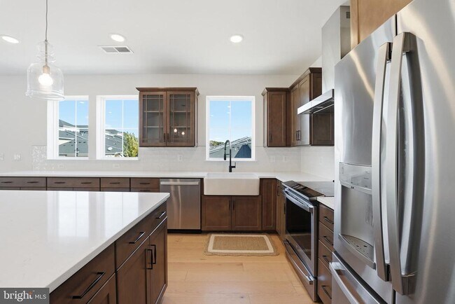 Building Photo - 13970 Englefield Dr