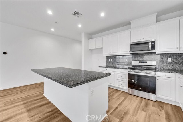 Building Photo - 3359 S Myrtle Dr