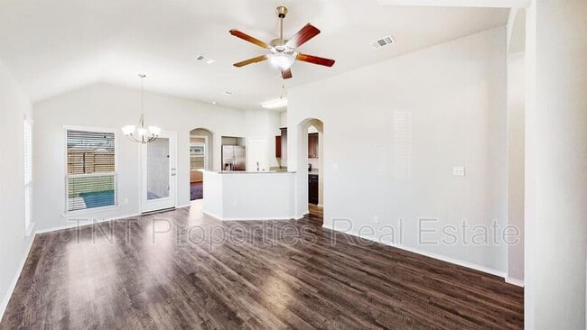 Building Photo - 812 Mockingbird St